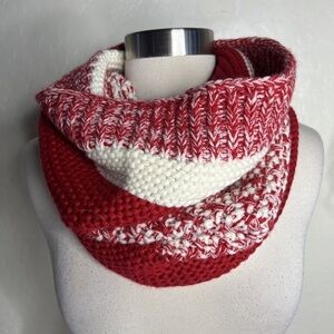 One Size Color: New Nordic Red & White Material: 100% Acrylic